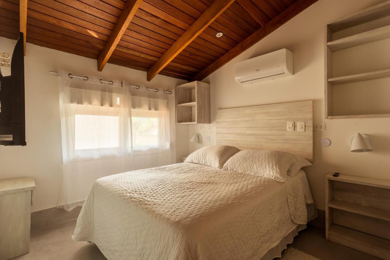 Casa D'Aroeira Residencial Boutique - Centro De Juquei - 2 Quadras Do Mar - Servico De Praia - Roupa De Cama 600 Fios Algodao Egipcio - Toalhas Banho E Praia - Tudo Novo - Estacionamento Interno - Cozinha - Consulte Unidades Com Ofuro Hidro E Cromote Exterior photo