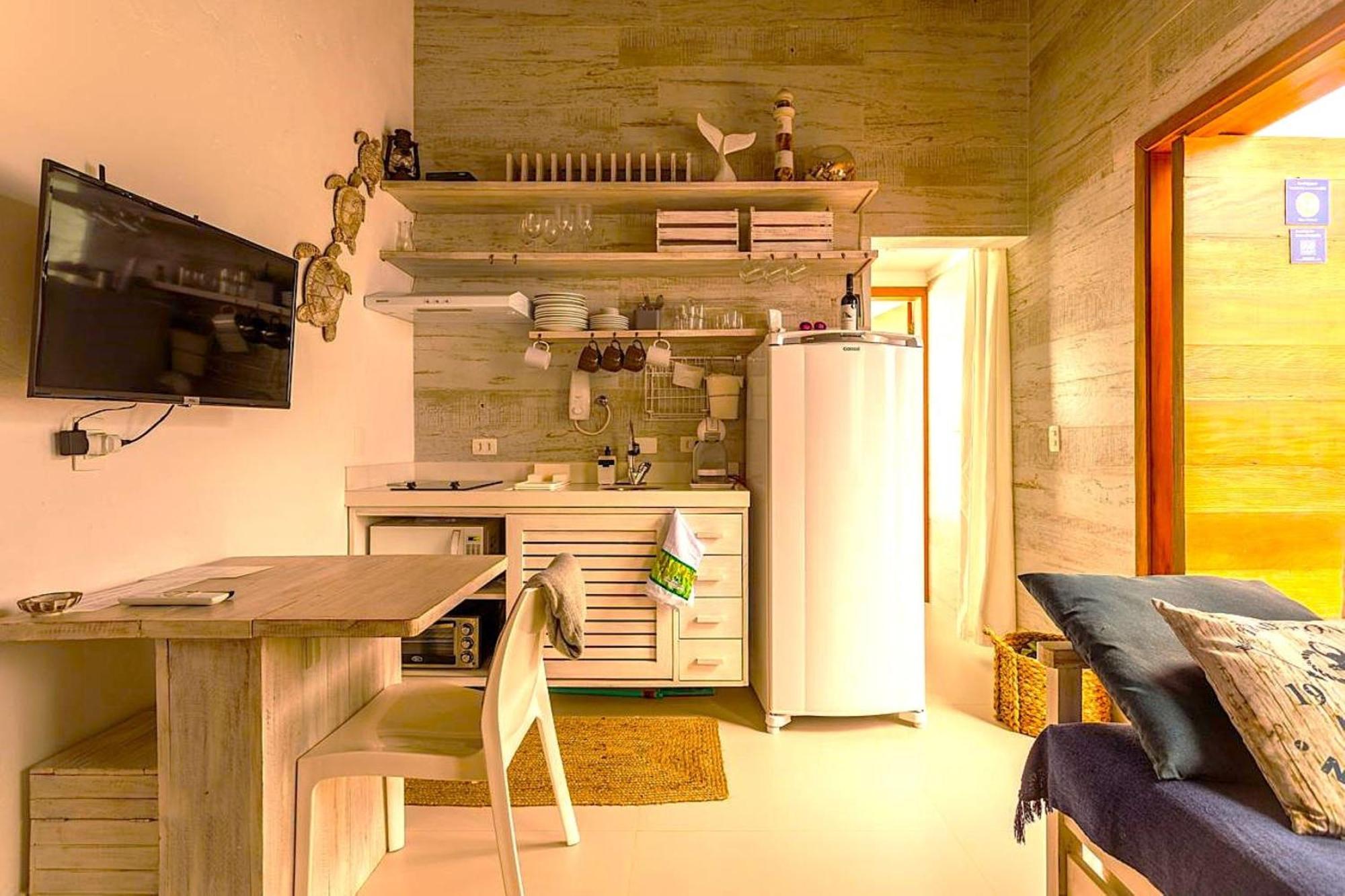 Casa D'Aroeira Residencial Boutique - Centro De Juquei - 2 Quadras Do Mar - Servico De Praia - Roupa De Cama 600 Fios Algodao Egipcio - Toalhas Banho E Praia - Tudo Novo - Estacionamento Interno - Cozinha - Consulte Unidades Com Ofuro Hidro E Cromote Exterior photo